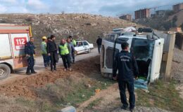 Adıyaman’da kamyon devrildi: 1 yaralı