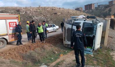 Adıyaman’da kamyon devrildi: 1 yaralı