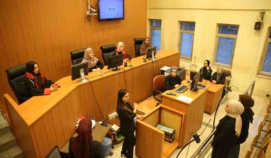 Diyarbakır’da Liseliler hukuk alanındaki meslekleri adliyede tanıyor