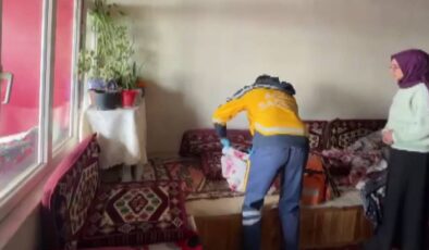 Karla mücadelede minik bir hayat kurtuldu