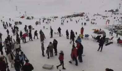 Kışın kalbi Hakkari’de atıyor: Kar Festivali başladı