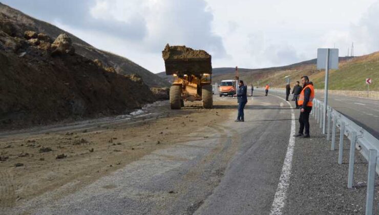 Muş’ta heyelan sonrası yol açıldı