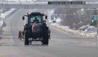 Nakliye ücretini pahalı bulunan vatandaş,700 km traktörle geldi