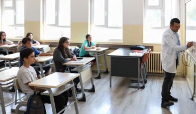 Okullarda ders zili yarın çalıyor