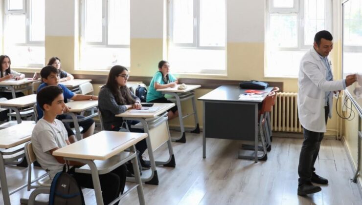 Okullarda ders zili yarın çalıyor