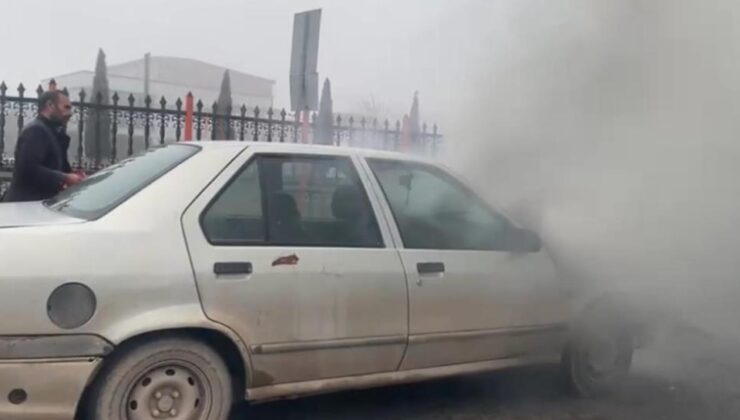 Diyarbakır’da Seyir halindeki otomobil alev aldı