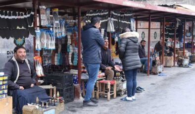 Sur’da zamana meydan okuyan boyacı