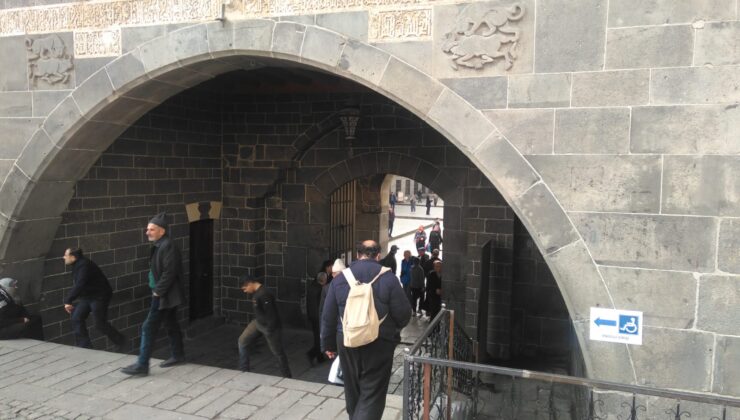 Diyarbakır Ulu Camii’de engelli rampası hizmete açıldı