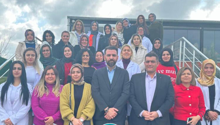 Doç. Dr. Muhammet Asena kapı kapı sokak sokak dolaşıyor