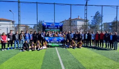 Gençlik Merkezleri Gençlik Futbol Turnuvası sona erdi: Şampiyon Bağlar