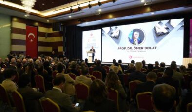 Ticaret Bakanı Bolat, cari açığın Mart ve Nisan’da 30 milyar dolara düşeceğini açıkladı