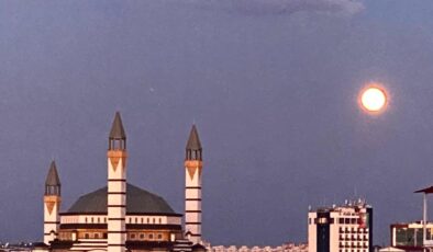 Diyarbakır’da Kandil Gecesi: Ayın Güzelliği Büyüledi