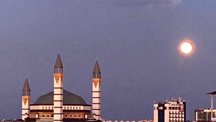 Diyarbakır’da Kandil Gecesi: Ayın Güzelliği Büyüledi