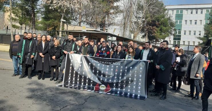 Diyarbakır Barosu depremde yaşamını yitirenleri andı