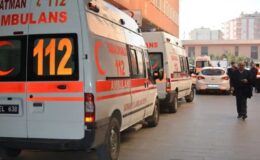 Batman’da minibüs ile kamyonet çarpıştı: 16 yaralı