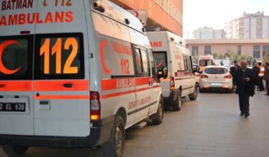 Batman’da minibüs ile kamyonet çarpıştı: 16 yaralı