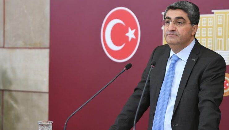 Ekmen, yaşayan dil ve lehçeleri sordu