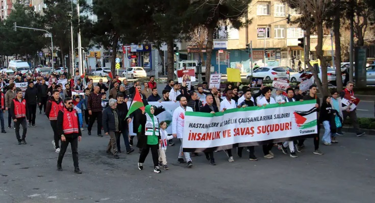 Gazze için Hekimlerin sessiz yürüyüşü