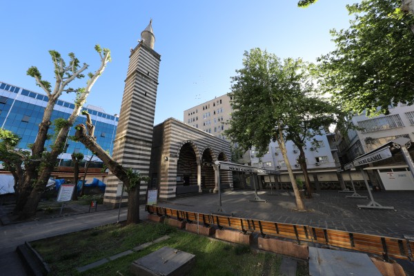 Bir Tarih Hazinesi: Diyarbakır Nebî Camii