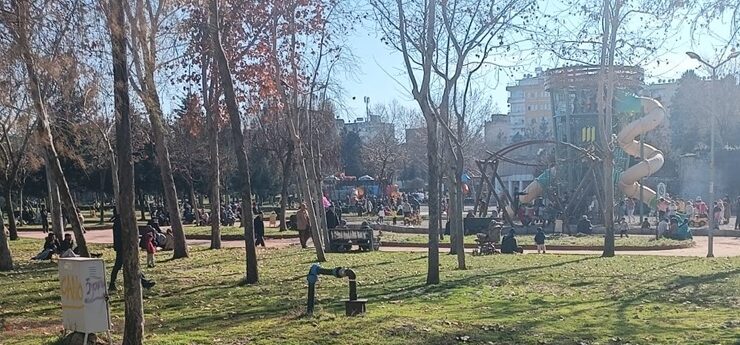 Vatandaşlar parklara akın etti