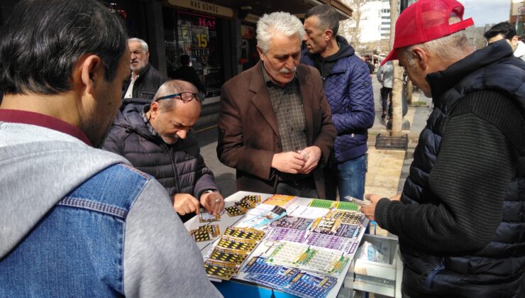 Diyarbakırlı vatandaşlar şanslarını şans oyunlarında deniyorlar