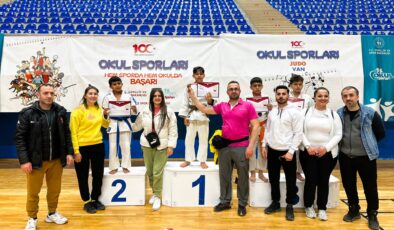DBB sporcuları turnuvada derece elde etti