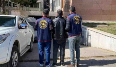 10 yıldır aranan şüpheliyi jandarma yakaladı