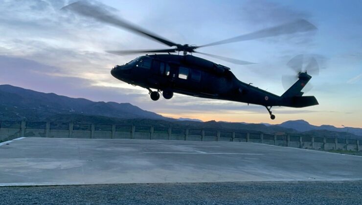 Oy pusulaları helikopterle taşındı