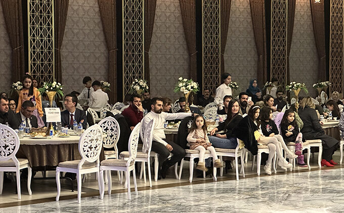 Eczacılar iftar yemeğinde biraraya geldi