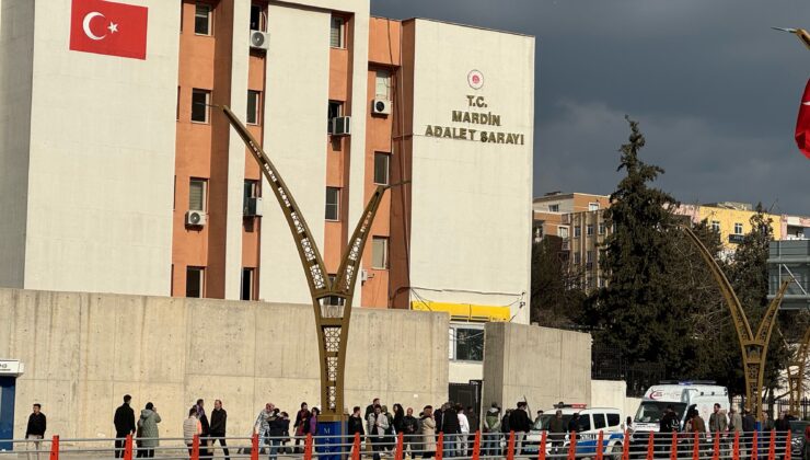 Adliye binası önünde çıkan kavgada 1’i polis 5 kişi yaralandı