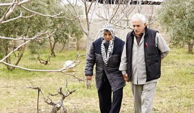 Ahmet dede aşkına sahip çıkıyor