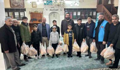 Bağlar’da ekmek paylaşımıyla gönüller bir