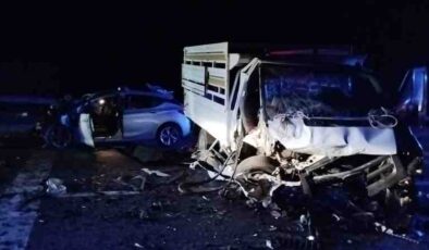 Bingöl’de korkunç kaza: 2 ölü, 5 yaralı