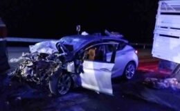 Bingöl’de otomobil ile kamyonet çarpıştı 2 kişi öldü