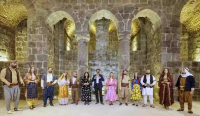 Dengbejler Akapella ile geleneği yaşatıyor