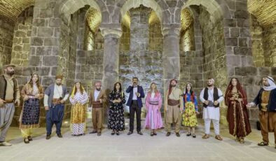 Dengbejler Akapella ile sahne aldı