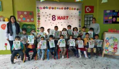 Eğitim destek merkezlerinde miniklerden kadınlar günü kutlaması