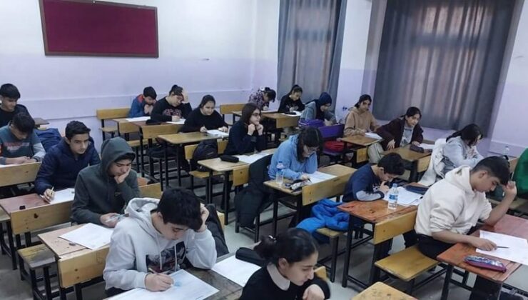 Kulp ilçesinde öğrencilere ücretsiz deneme sınavı