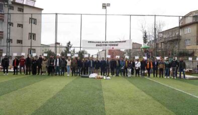 Kulp’ta okullara büyük spor desteği