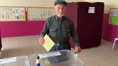 Terk edilmiş köyde tek seçmen oyunu kullandı