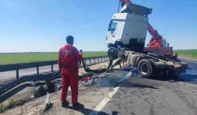 Nusaybin’de tır kazası: sürücü yaralı