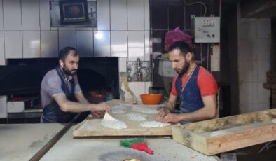 Tatvan’ın fırıncı ressamı hayallerini çiziyor