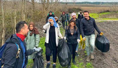 Diyarbakır Sosyal Etkinlik Topluluğu gönüllü olarak Hevsel Bahçeleri’ni temizledi