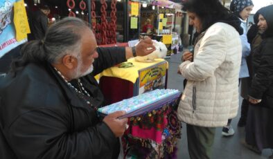 Diyarbakırlılar için niyet çeken Tavşan Boncuk ilgi odağı oldu