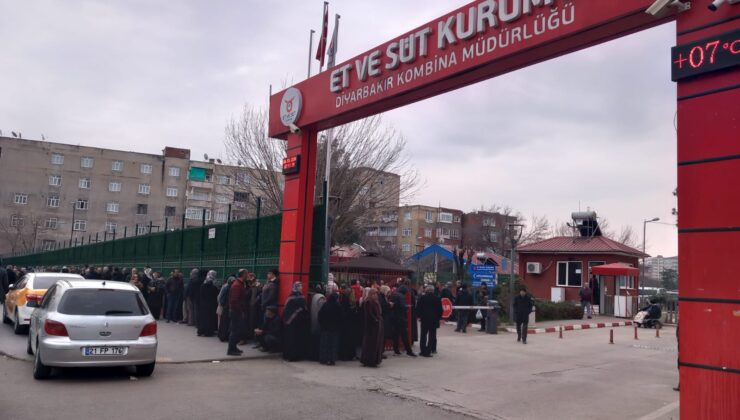Diyarbakır Et ve Süt Kurumunda kuyruk bir kilometreyi buldu