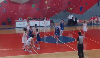 Dicle 21 Spor Kadın Basketbol Takımı evinde zafer elde etti