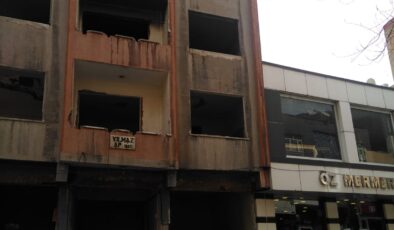 Bağlar’da korku salan Yılmaz Apartmanı yıkılmayı bekliyor