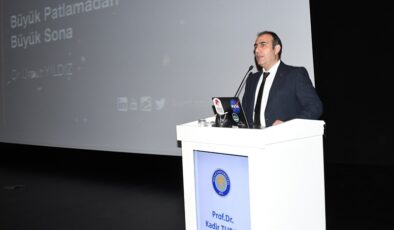 Nasa’dan ayrılan Astrofizikçi  Diyarbakır’da öğrencilerle buluştu.
