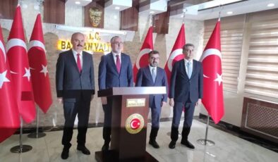 Bakan Işıkhan, eski vekil Hamidi’nin taziyesine katıldı