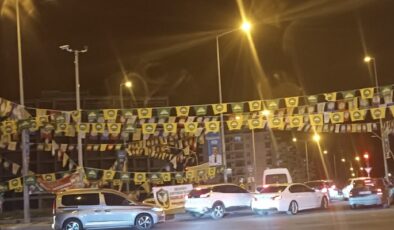 Diyarbakır’da partilerin bayrak ve afiş yarışı kızıştı